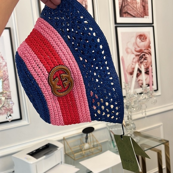 NWT GUCCI RAFFIA-EFFECT VISCOSE BUCKET HAT
$ 750 - Picture 16 of 17